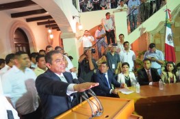 Arturo-de-la-Rosa-va-por-transparencia-y-sus-perfiles