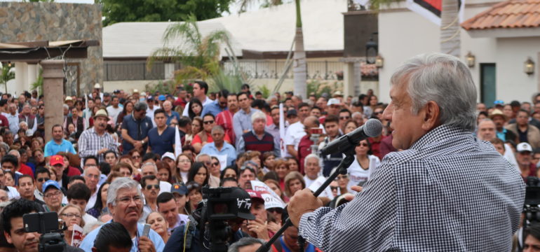 AMLO: Partió Plaza en La&nbsp;Paz