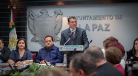 toma-de-protesta-rubc389n-muc391oz-c381lvarez-1-800x445