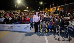 04 “Palabra de mujer”, la XIII Administración cumple con la gente_ se entrega a la población obras de pavimentación y alumbrado público Armida Castro 3.jpeg