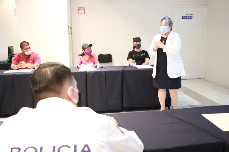 Capacitó COEPRIS a personal del Refugio Temporal para pacientes ambulatorios de&nbsp;COVID