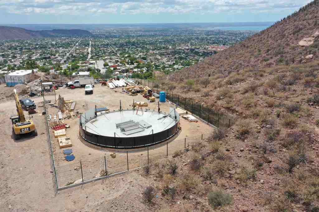 CONSTRUCCIÓN DE TANQUE DE ACERO VIDRIADO EN LA PAZ PRESENTA 85 POR CIENTO DE AVANCE: GENARO&nbsp;RUIZ