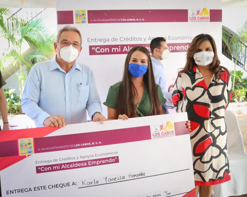 Esta ocasión, más de $99 mil pesos se erogaron a mujeres de Los Cabos por medio del programa “Con Mi Alcaldesa&nbsp;Emprendo”