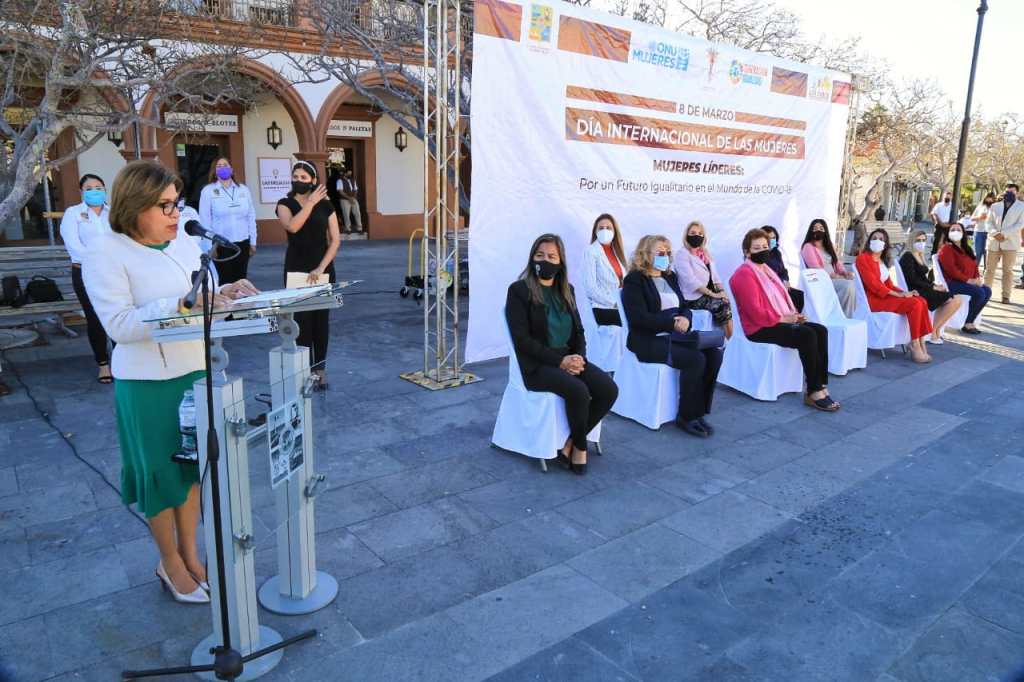 En su primer día como alcaldesa de Los Cabos, Lorena Cortés encabezó la ceremonia en conmemoración del «Día de la&nbsp;Mujer»