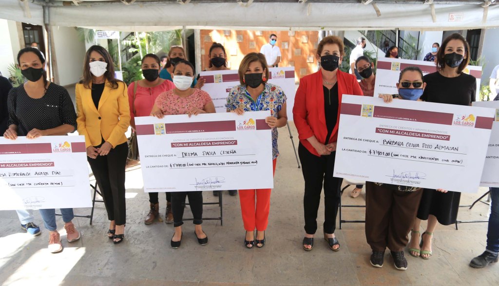 Entrega presidenta de Los Cabos Lorena Cortés Torralbo apoyos del programa “Con Mi Alcaldesa&nbsp;Emprendo”