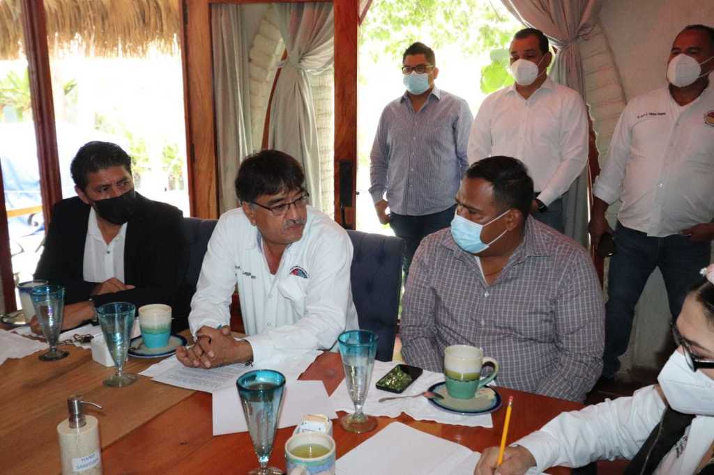 ¡Firme intención de regular ambulantaje en Playa El&nbsp;Médano!