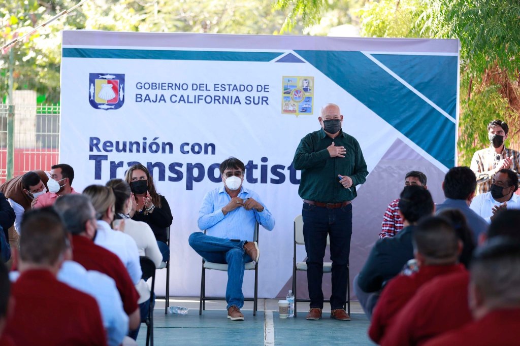 ¡Reciben autorización 325 taxistas en Los&nbsp;Cabos!