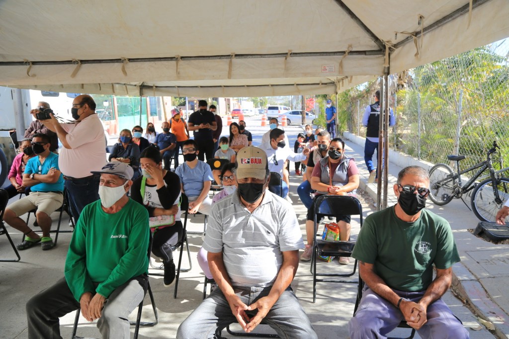 ¡Agradecen atención de doctores y medicamentos&nbsp;gratuitos!