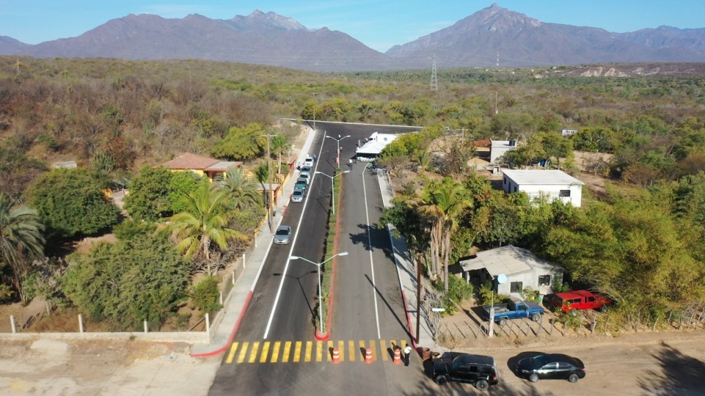 Entrega alcalde Oscar Leggs Castro obras de pavimentación en “El&nbsp;Ranchito”