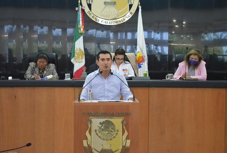 ¡También en contra del contrato a médicos&nbsp;cubanos!