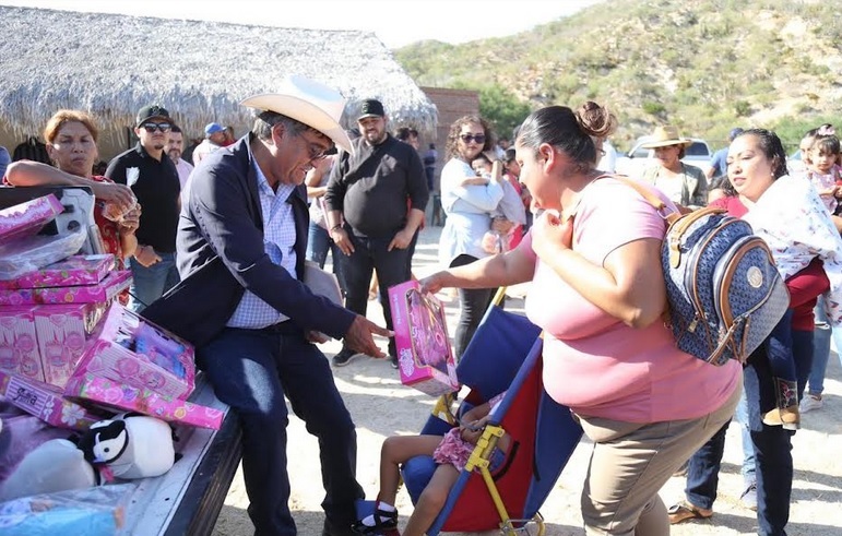 Llevó alcalde LEGGS alegría a niños de La&nbsp;Candelaria