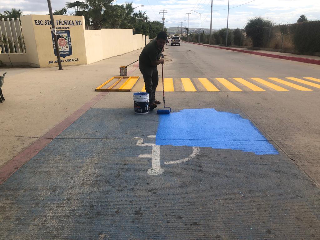 Gobierno de Los Cabos avanza en el restablecimiento de señalamientos&nbsp;viales