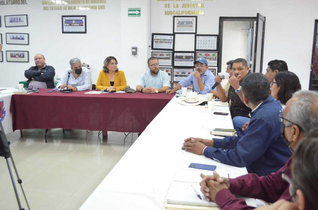 Se compromete la Diputada Marbella González Díaz a trabajar de la mano con rancheros y ganaderos de&nbsp;BCS