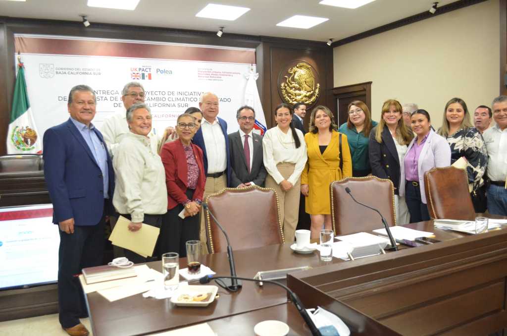 Atestiguan diputados entrega de Ley de Cambio Climático de&nbsp;BCS