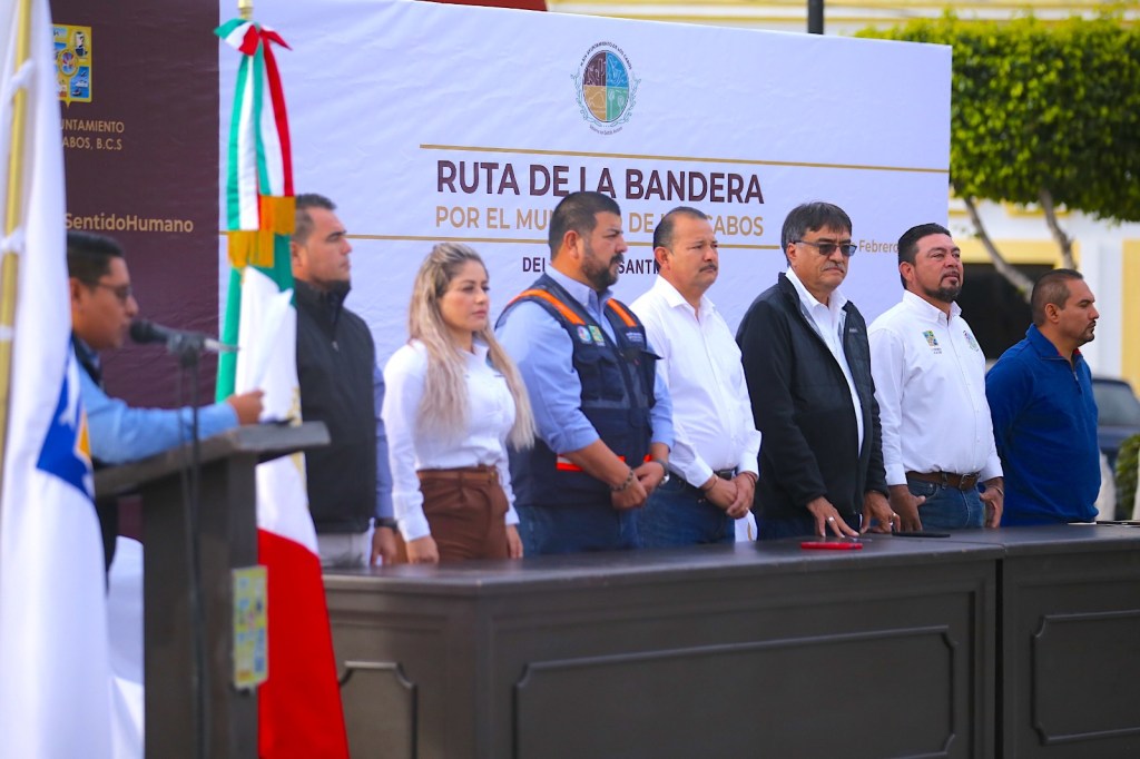 Continúa la Ruta de la Bandera en Los Cabos; este lunes los honores cívicos se realizaron en&nbsp;Santiago