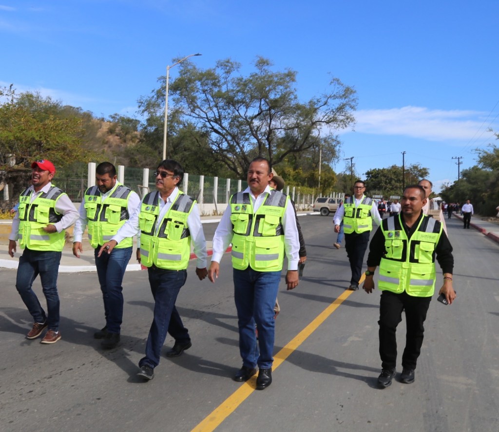 La obra pública no se detiene en las zonas rurales de Los Cabos; Gobierno Municipal realizará trabajos complementarios en la calle Guadalupe Victoria en&nbsp;Santiago