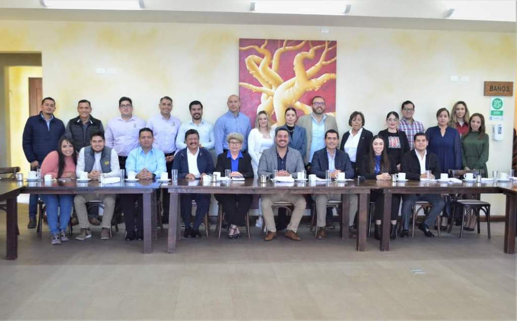 Los Diputados Rigo Mares, Armando Martínez Vega y la Diputada Blanca Márquez Espinoza, participaron en el «Encuentro Legislativo-Empresarial 2023», convocacó por&nbsp;COPARMEX