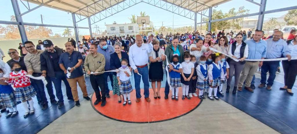 Devela Gobernador Víctor Castro nombre de dos&nbsp;escuelas