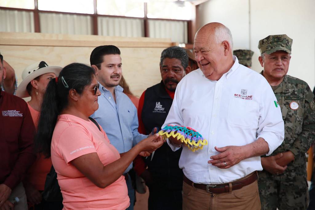 ENTREGA GOBERNADOR VCC, CENTRO DE TRANSFORMACIÓN Y APOYOS PRODUCTIVOS A ARTESANOS EN EL&nbsp;ROSARIO