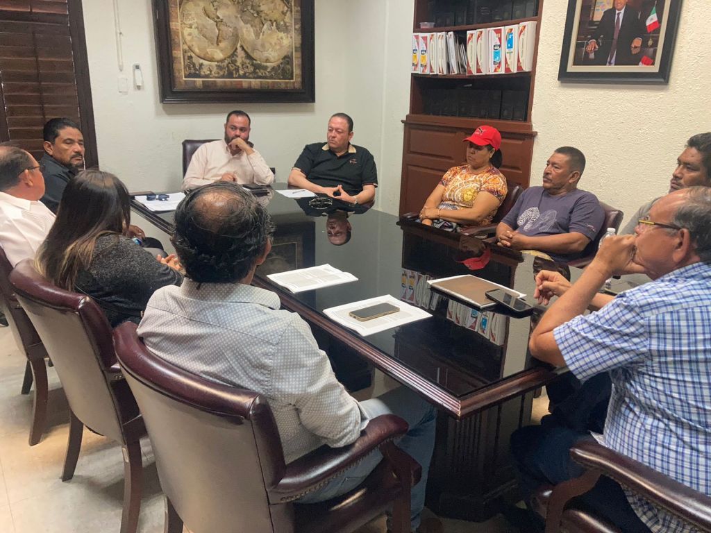 Atiende Ayuntamiento de Los Cabos a pepenadores y recolectores de basura para aclarar&nbsp;inquietudes