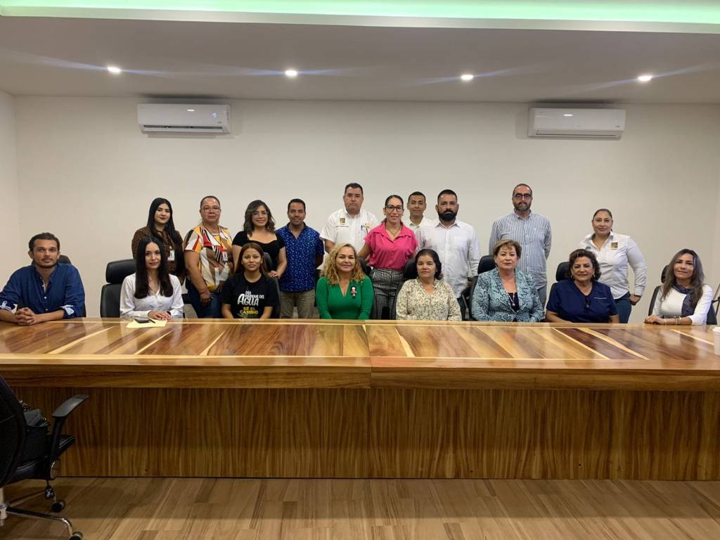 Continúa Derechos Humanos impartiendo la conferencia “Mediación y resolución pacífica de conflictos” a personas servidoras públicas de Los&nbsp;Cabos