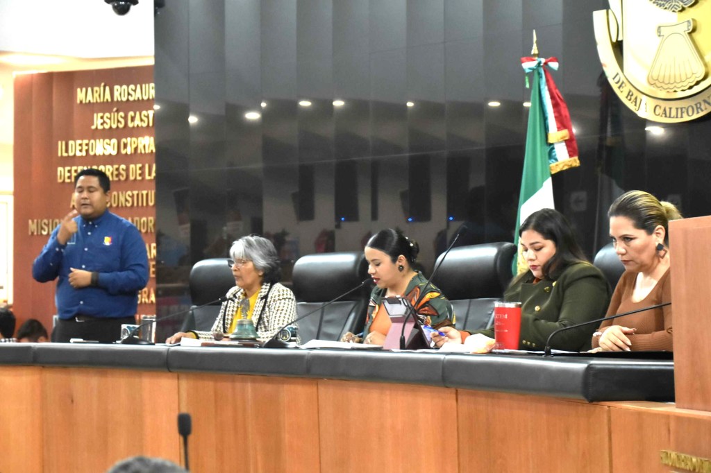 Recibe Congreso iniciativa ciudadana para democratizar a la&nbsp;UABCS