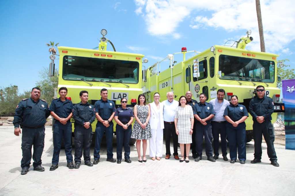 RECONOCE GOBERNADOR VCC IMPULSO SOCIAL DE GAP, CON ENTREGA DE 2 UNIDADES A BOMBEROS DE LA PAZ Y GUERRERO&nbsp;NEGRO