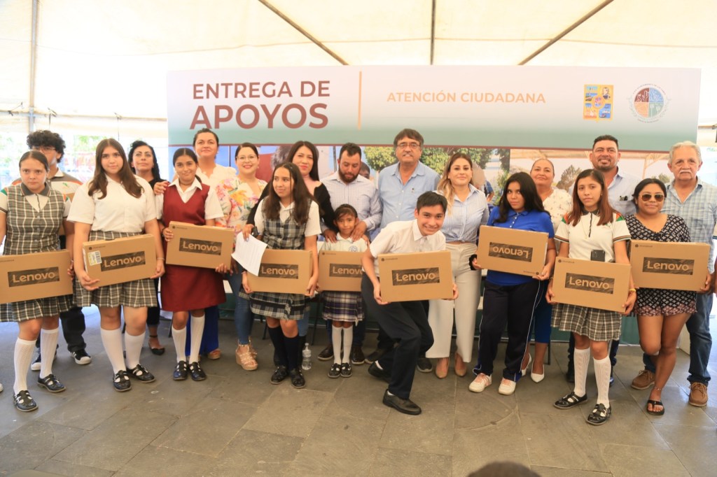 EL ALCALDE OSCAR LEGSS, HIZO ENTREHA DE DIVERSOS APOYOS&nbsp;EDUCATIVOS