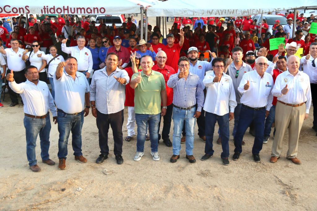 El delegado de Cabo San Lucas Raymundo Zamora Ceseña estuvo presente en la toma de protesta de quienes se adhieren a la Confederación de Trabajadores de&nbsp;México