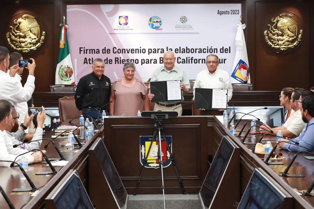 ENCABEZA VICTOR CASTRO COSÍO FIRMA DE CONVENIO PARA LA ELABORACIÓN DE ATLAS DE RIESGO DE&nbsp;BCS