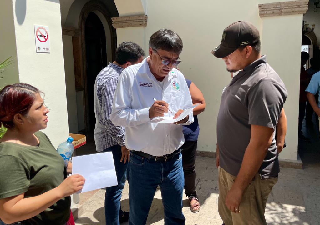 El alcalde de Los Cabos Oscar Leggs Castro manifestó elevar la calidad en la atención y servicios en beneficio de la ciudadanía es una gestión permanente y&nbsp;prioritaria.