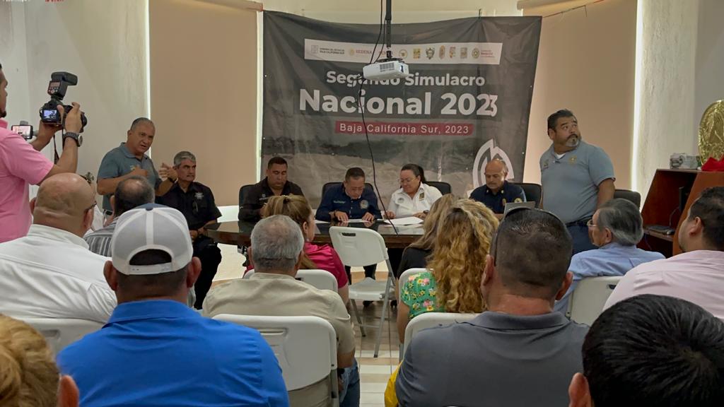 El XIV Ayuntamiento de Los Cabos que preside Oscar Leggs Castro dio inicio a las evacuaciones y traslado de las familias a los refugios&nbsp;temporales