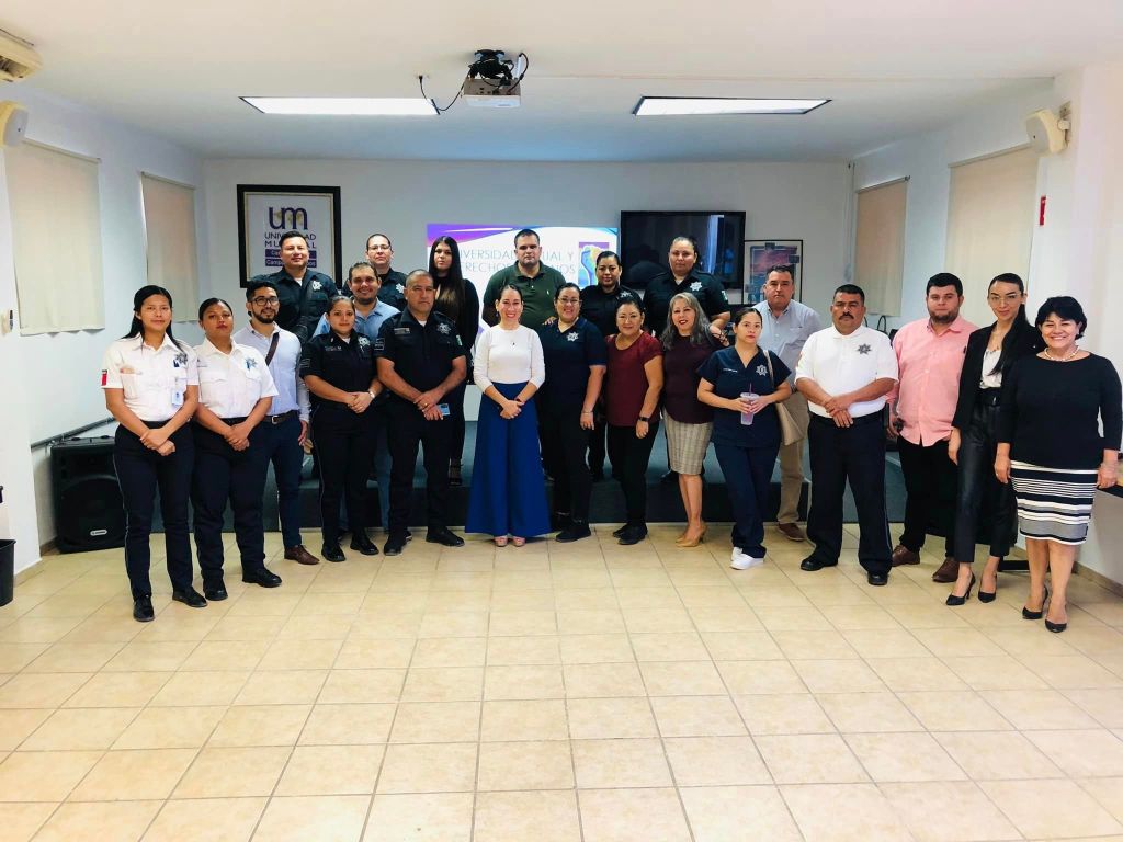 Con el objetivo de contribuir al reconocimiento y respeto de los derechos para una vida libre de violencia para todas y todos, el Gobierno de Los Cabos continúa capacitando a personas servidoras públicas y en específico a personal de la Dirección General de Seguridad&nbsp;pública.