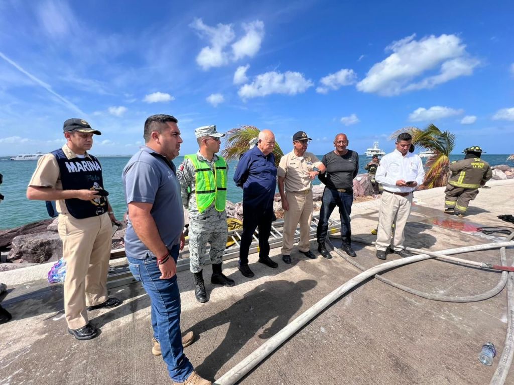 SUPERVISA GOBERNADOR VCC, ACCIONES DE COMBATE CONTRA INCENDIO DE EMBARCACIONES EN MARINA&nbsp;PALMIRA