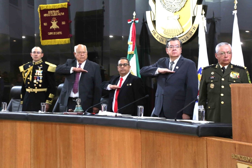 Devela el Congreso la leyenda con letras doradas: “2023 Año del Bicentenario del Heroico Colegio&nbsp;Militar”