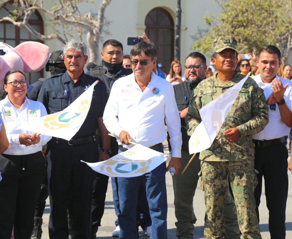 El presidente municipal Oscar Leggs Castro, dará el banderazo que indica el inicio del operativo ‘’Guadalupe Reyes 2023-2024, el cual tiene como finalidad salvaguardar la integridad de la población local y visitantes del&nbsp;destino.