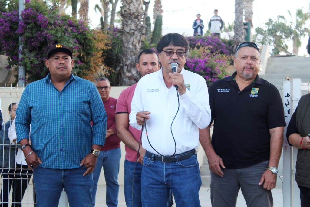 El Gobierno de Los Cabos implementa acciones que permitan generar un entorno libre de residuos, prueba de ello, es el inicio de las jornadas de limpieza que a partir hoy se estarán realizando todos los jueves y viernes de 07:00 a 10:00 de la&nbsp;mañana,