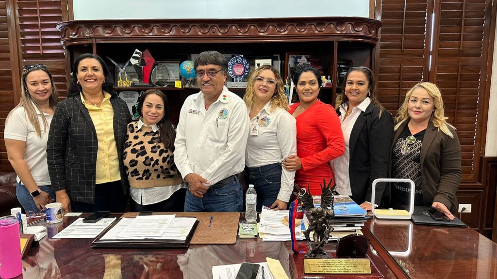 Diferentes áreas del Gobierno de Los Cabos que preside Oscar Leggs Castro, se reunieron para la organización de las actividades que se&nbsp;desarrollarán.