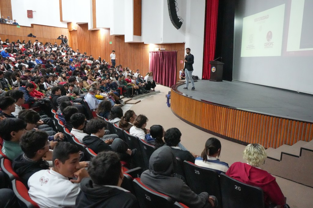 SSPE REALIZA CONFERENCIA DIRIGIDA A JÓVENES ESTUDIANTES DEL MUNICIPIO DE LA&nbsp;PAZ