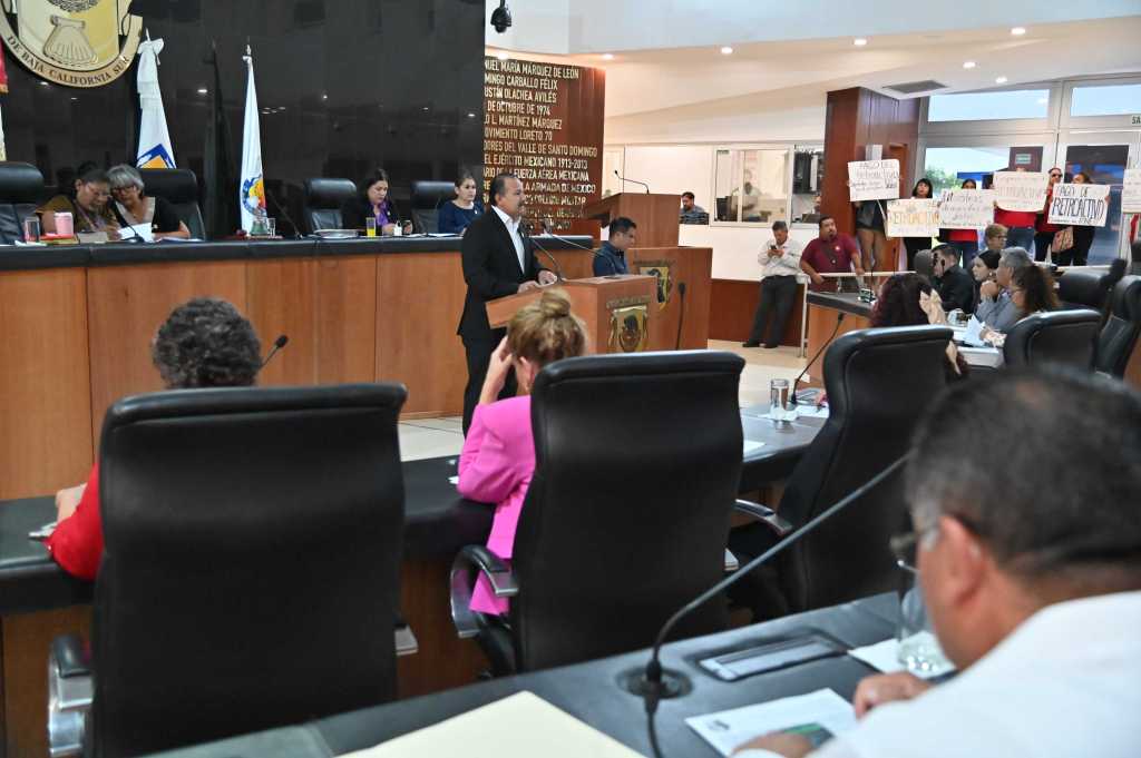 Reconocen a las y los trabajadores del Congreso de&nbsp;BCS