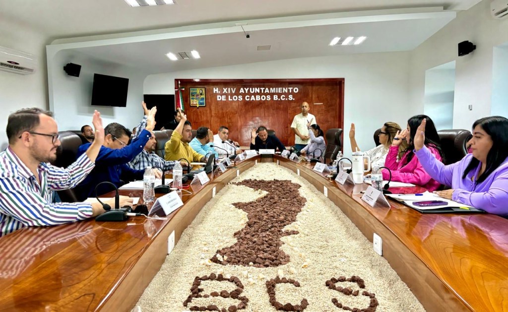 El pleno del Honorable Cabildo tuvo a bien aprobar por unanimidad de votos la prórroga en la licencia temporal sin goce de sueldo por 25 días&nbsp;naturales.