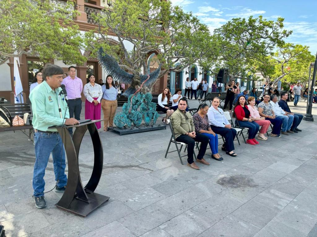 El alcalde de Los Cabos Oscar Leggs Castro, lanzó un enérgico mensaje hacia su gabinete para rechazar las listas que han sido entregadas en la Dirección de Recursos&nbsp;Humanos.