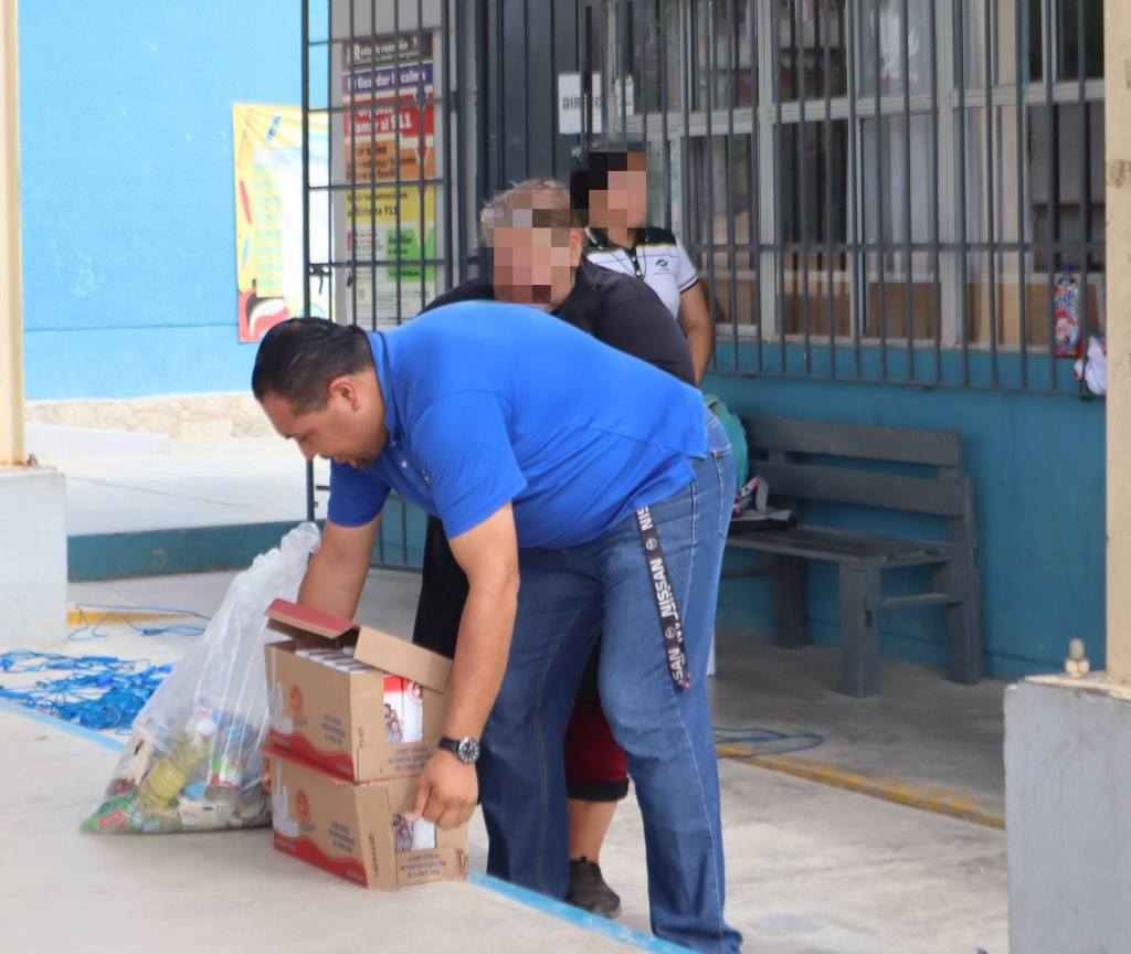 El SMDIF Los Cabos, realiza la entrega de apoyos alimentarios y cajas con producto lácteo en beneficio de niñas y niños de educación&nbsp;básica.