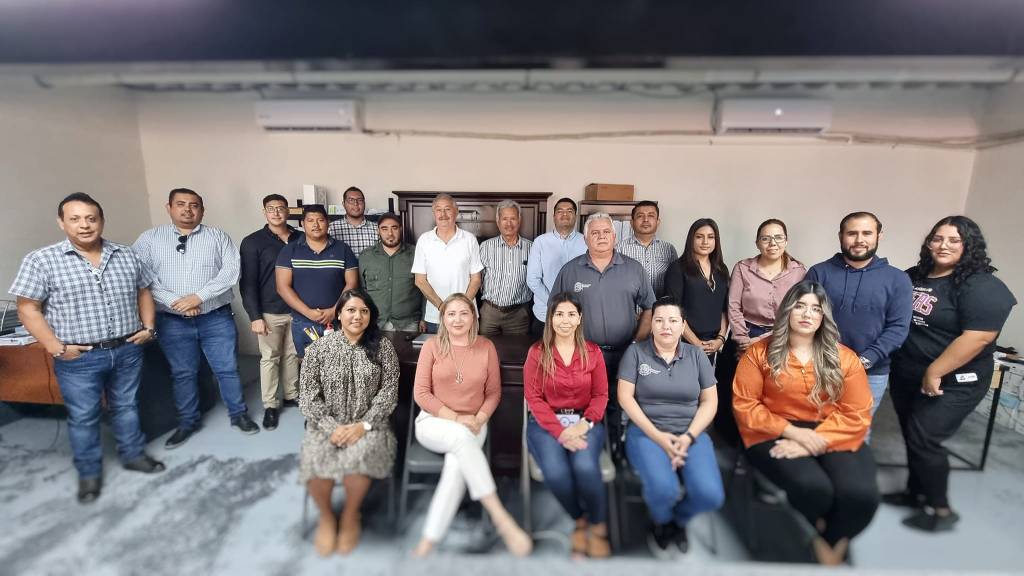 Personal de la Contraloría Municipal de Los Cabos, imparte capacitaciones a personas servidoras&nbsp;públicas.