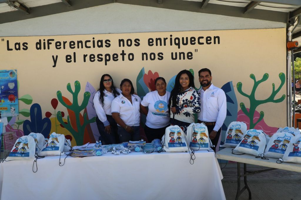 Con el lema “Agua para la Paz”, se llevó a cabo la toma de protesta de las niñas y niños de diversas escuelas de Santiago y La Ribera que serán los Guardianes del Agua en sus planteles&nbsp;educativos.