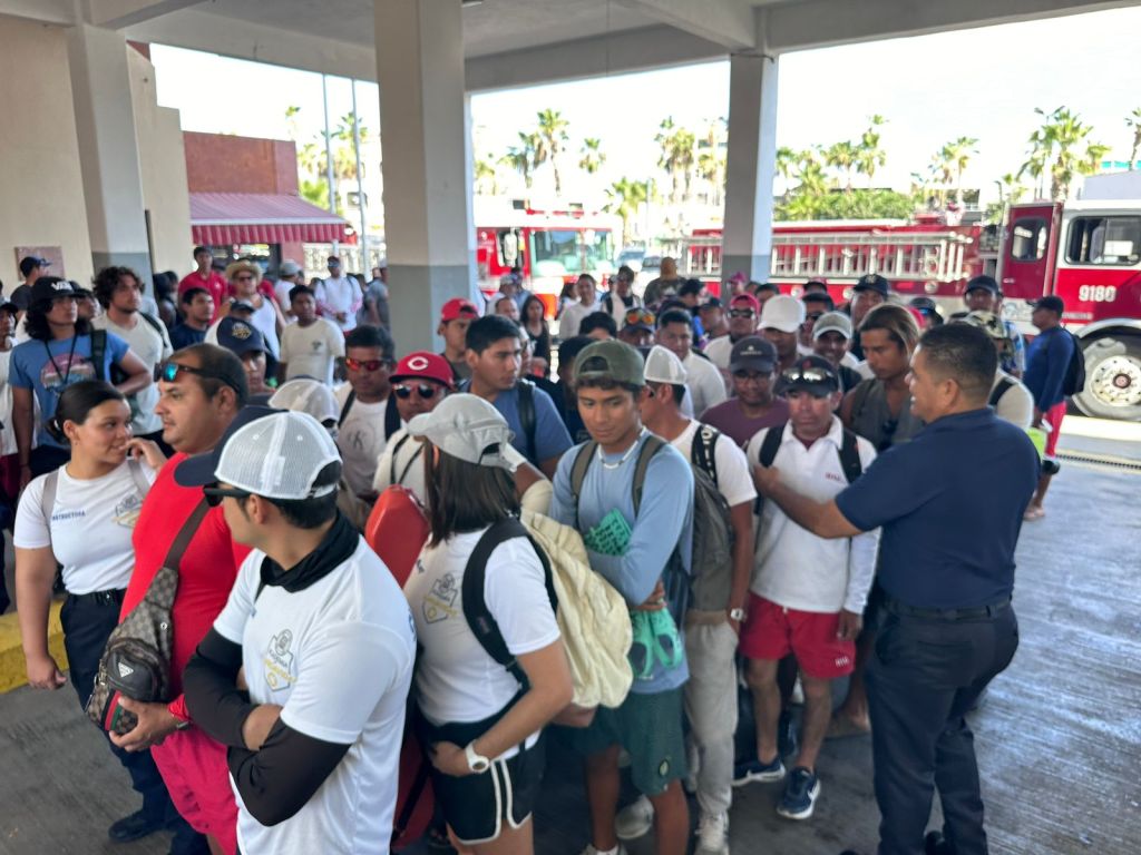 El H. Cuerpo de Bomberos de Cabo San Lucas dio inicio al tradicional Seminario de Rescate Acuático&nbsp;anual.