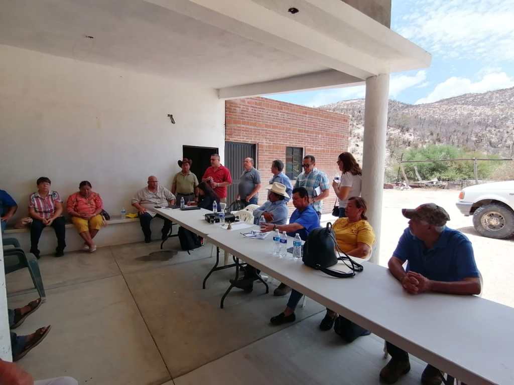 En una reunión estratégica entre autoridades municipales y miembros ejidatarios de La Candelaria, se discutió la construcción de una obra&nbsp;significativa.