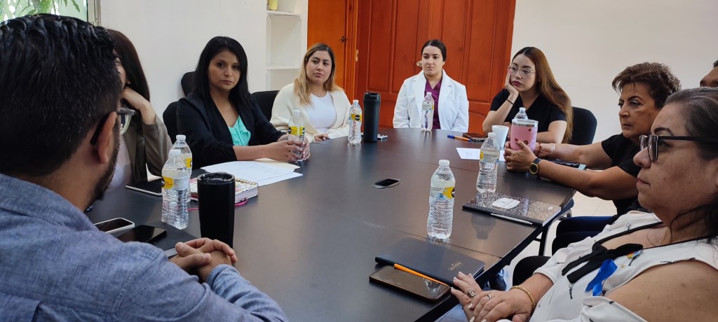 Personal del SMDIF Los Cabos,  sostuvo una reunión con el encargado de despacho del Hospital General, con el propósito de iniciar acciones en conjunto a favor de la población que carece de seguridad social&nbsp;médica.