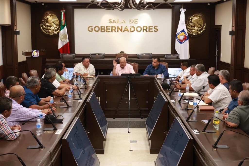 ACUERDAN GOBIERNO DE BCS Y TRANSPORTISTAS DE LOS CABOS, ACCIONES PARA MEJORAR MOVILIDAD Y&nbsp;SERVICIO
