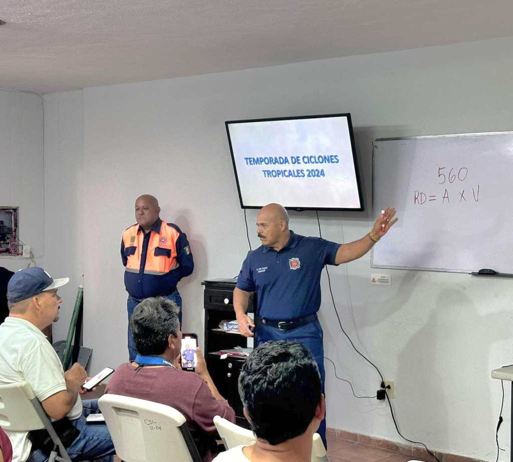 El Cuerpo de Bomberos de Cabo San Lucas  impartió la conferencia “Aprendiendo del pasado”, haciendo frente a la temporada de tormentas y ciclones tropicales&nbsp;2024.